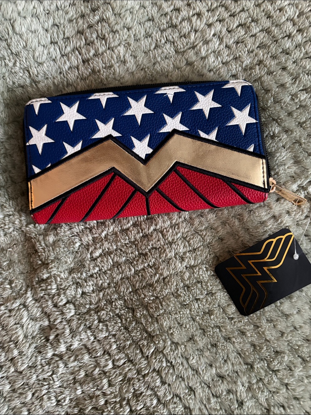 Bioworld Wonder Woman Zip Wallet - Blue, Red & Gold